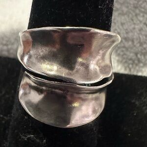 Beautiful sterling silver ring